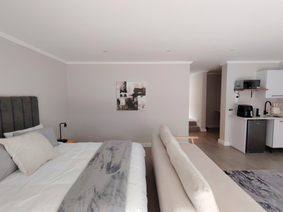 To Let 6 Bedroom Property for Rent in Brackenridge Western Cape